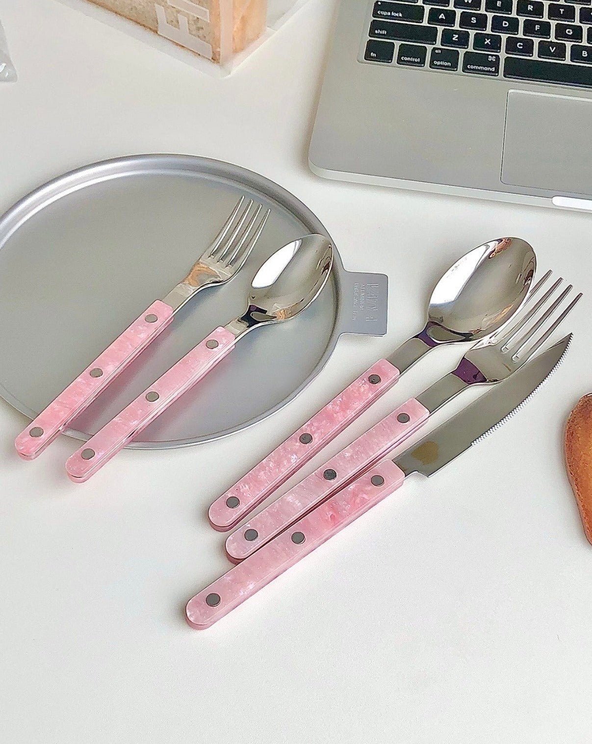 10-delars modernt bestickset